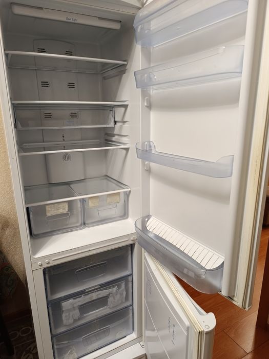 Холодильник Indesit