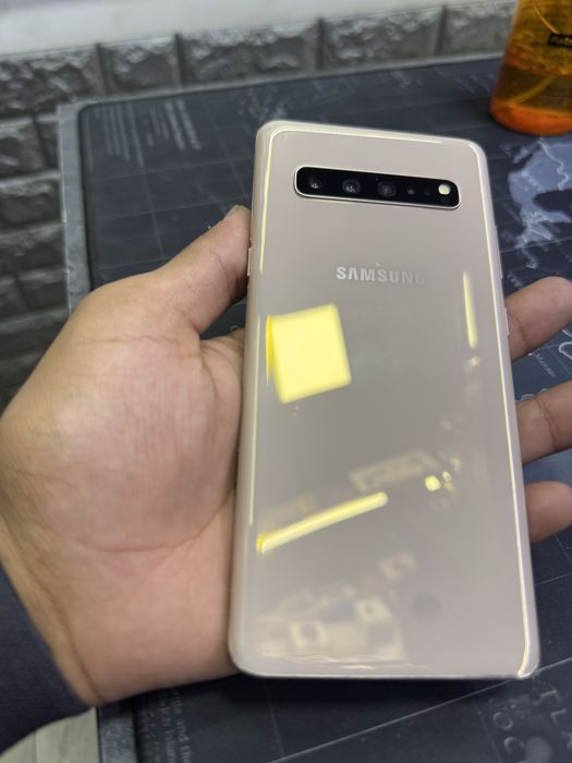 Samsung s 10 5g srochna sotiladi
