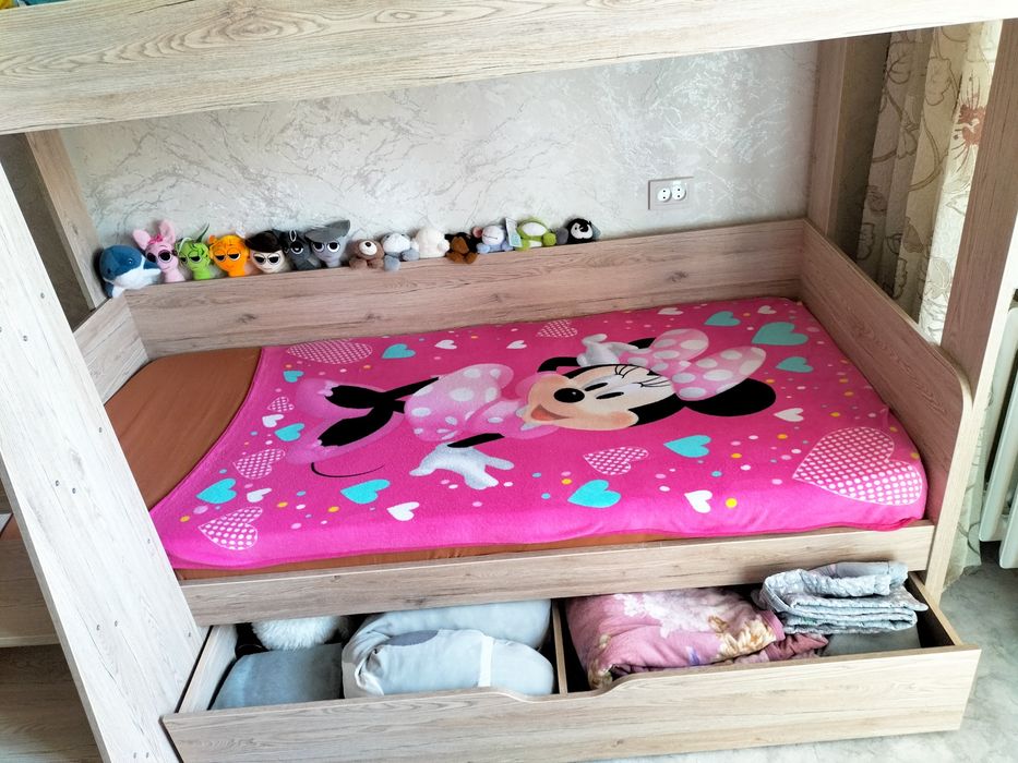 Продам двухярусную кровать