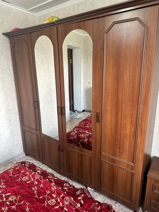 Продам спальный гарнитур