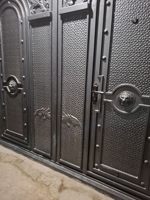 Эски шахарда 2 сотикли ховли сотилади мулжал Чорминор.