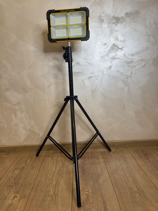 Proiector Solar LED cu Trepied 195 cm & Type-C | Camping, Pescuit, Curte & Outdoor