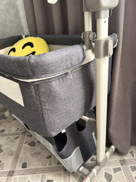 Продам манеж с качанием