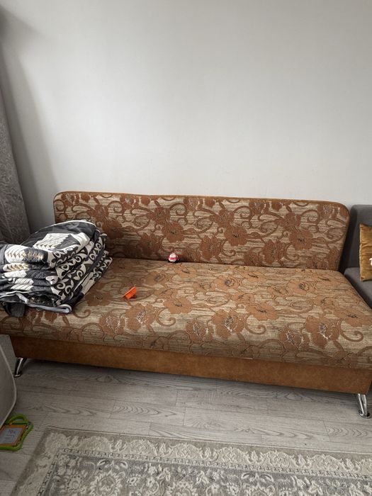 Диван б/у в хорошем состоянии
