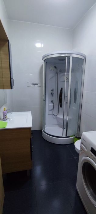 Persoană fizică, inchiriez ap. Cu două camere  ,confort  1 ,parter, str. Liviu  Rebreanu  nr.175