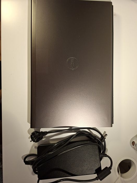 Лаптоп Dell Precision M6800