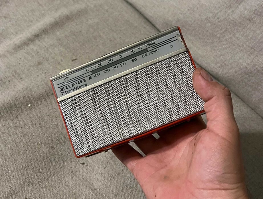 Radio portabil Zefir 7 tranzistoare Electronica București anii 70