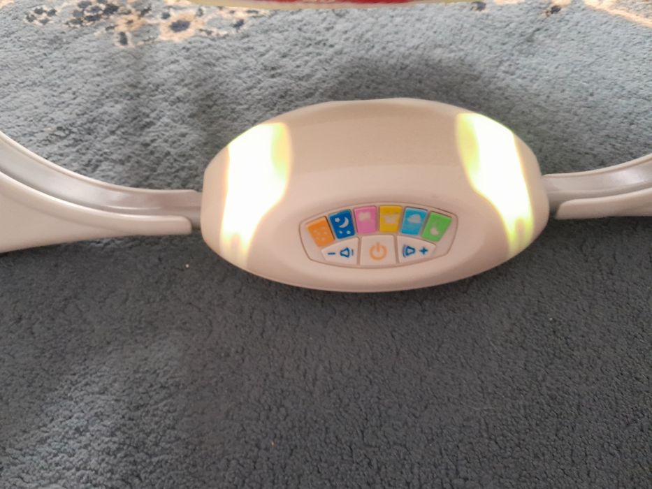 Продам качелю от Сhicco