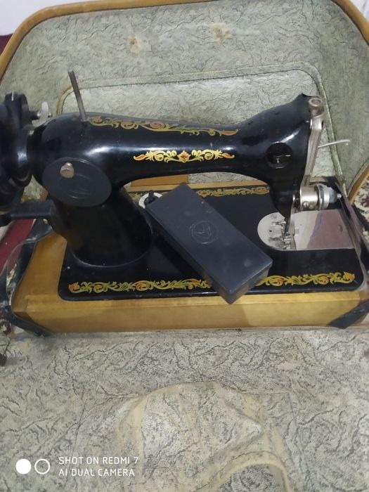 Продается швейная машинка