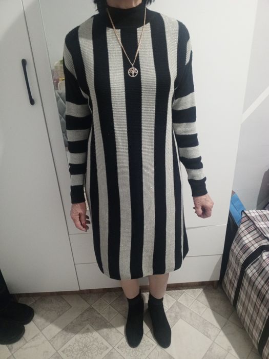 Продам платья брендовые