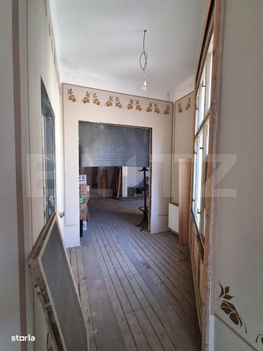 Spatiu comercial 200 mp + acces pod 200 mp, 3 balcoane, langa Piata Sf