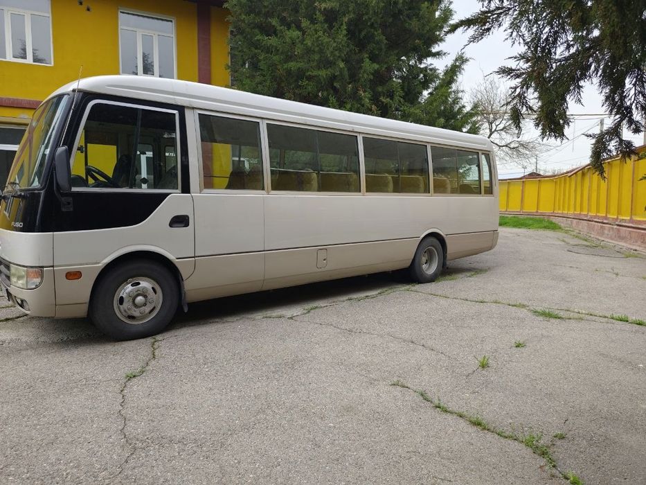 Mitsubisi fuso автобус сотилади 2009 йил дизель, холати яхши