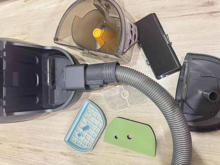 Продам пылесос LG 2000 ватт в отличном состоянии