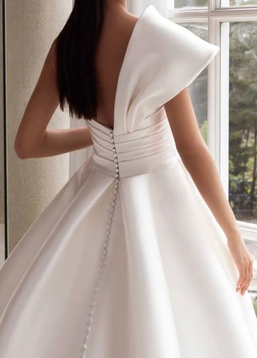 Rochie mireasă stil prințesă si crinolina