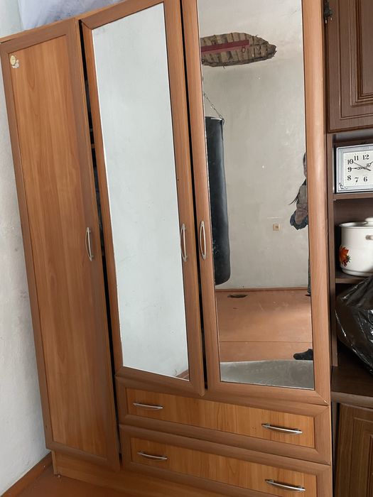 Шкаф сатамын срочно