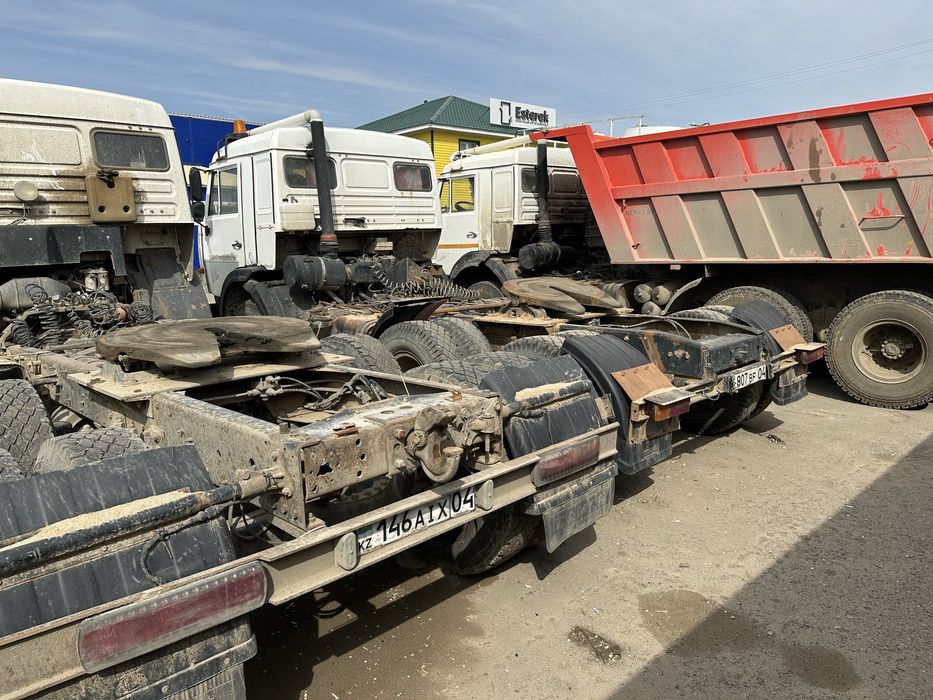 Продам камазы тягачи и самосвалы