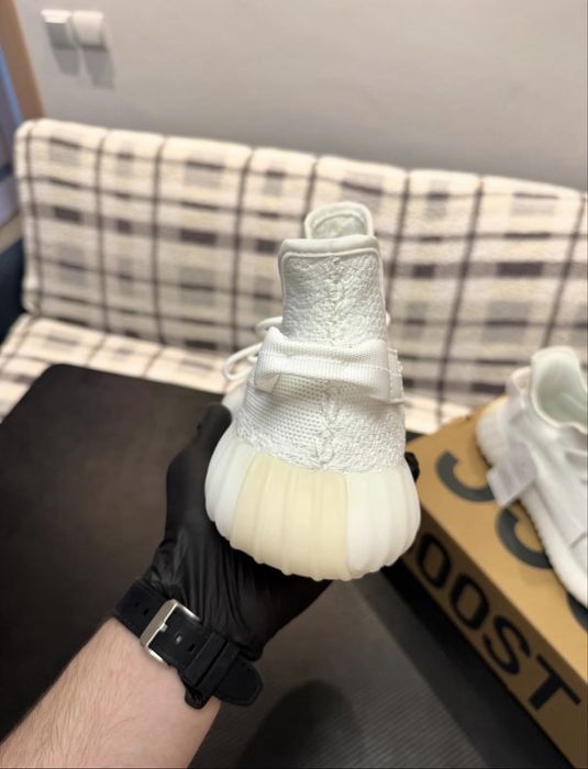 Adidasi “Yeezy 350 v2 Withe” (Sigilat)