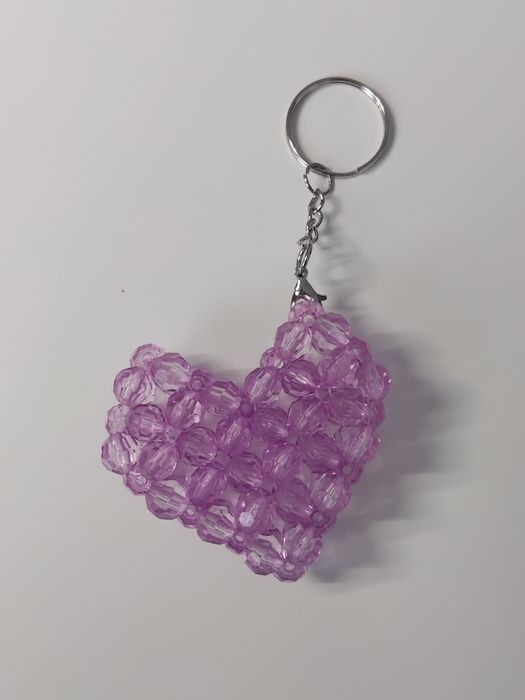 Брелок из бусин сердце