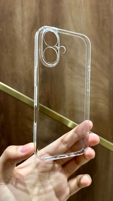 Кристально прозрачный чехол для iPhone 16