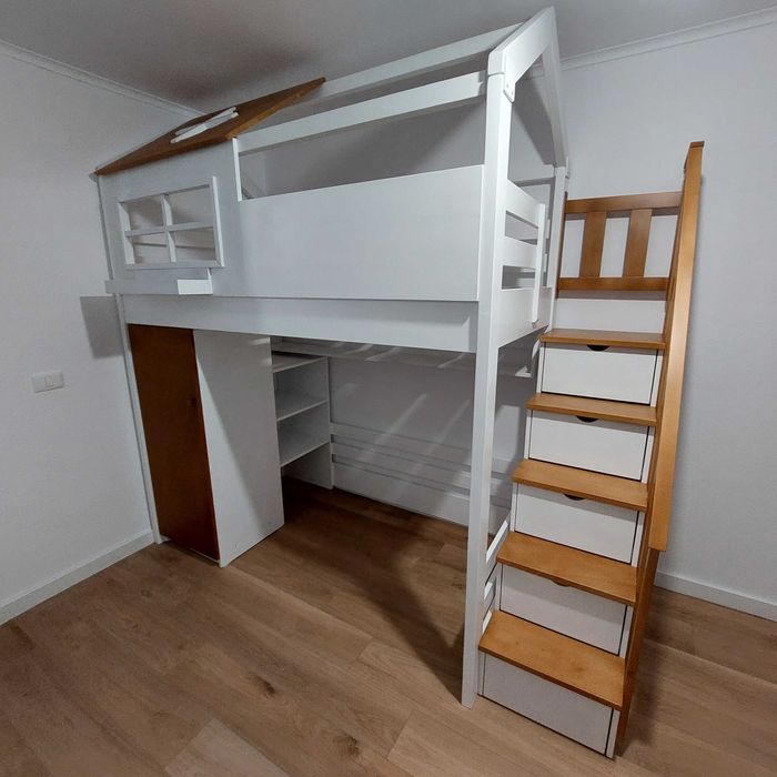 Pat etajat cu spatiu de joaca sau birou.Cod 1010