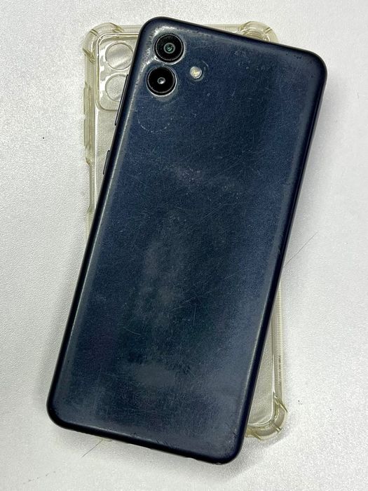 Продам Samsung A04