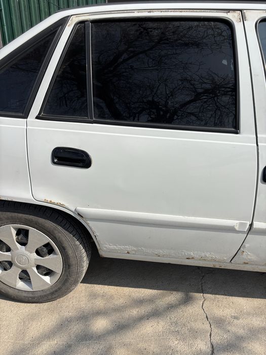 Neksiya orqa eshik ong chap