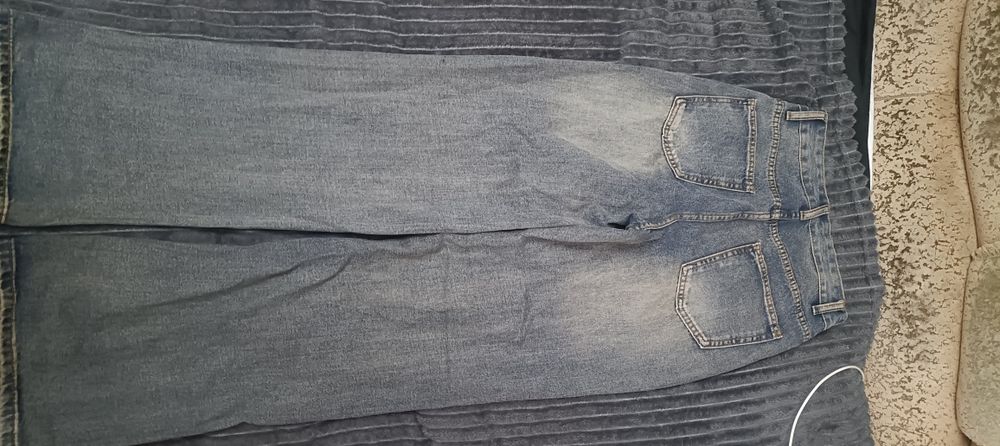 Продам джинсы новые