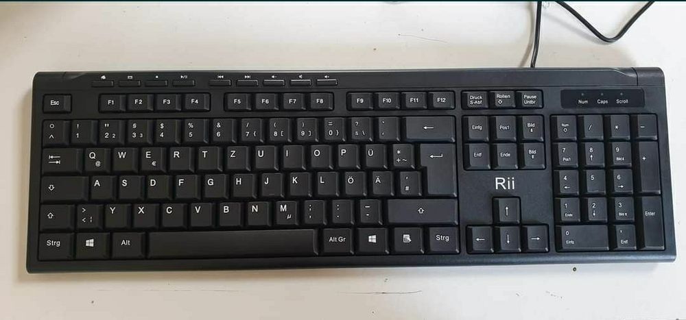 Tastatură cu fir USB