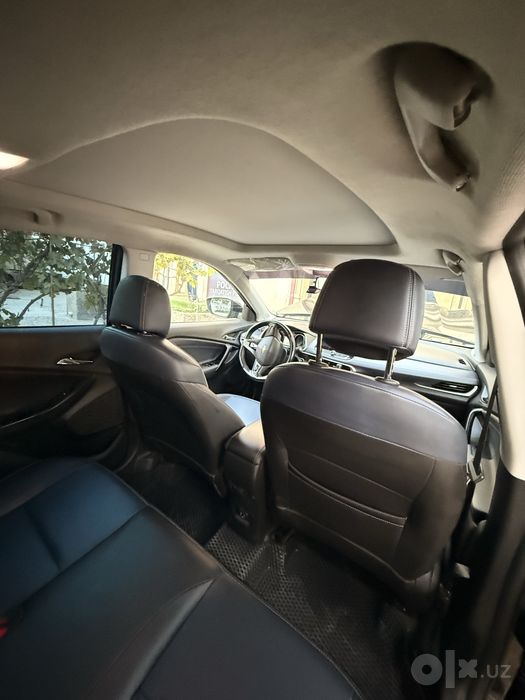 Chevrolet Tracker 2 Turbo, holati zur, qora, 2021-yil koreyskiy