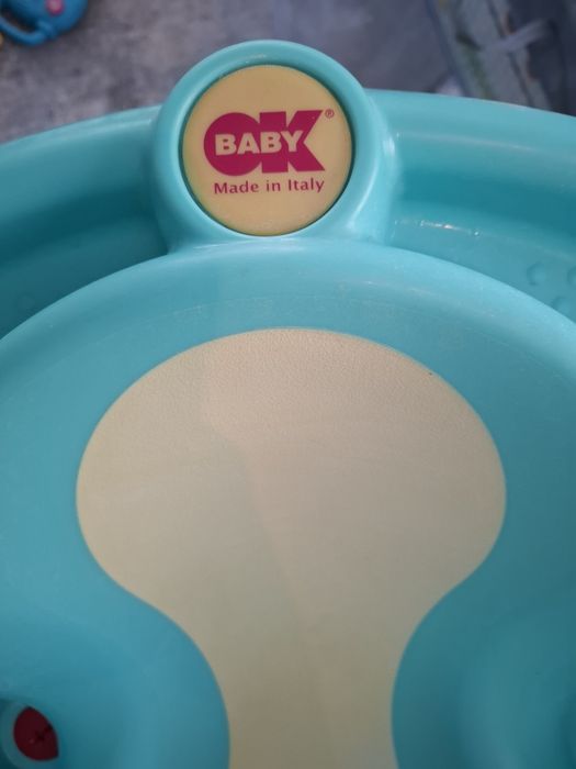Бебешка вана със стойка с аеродинамична седалка