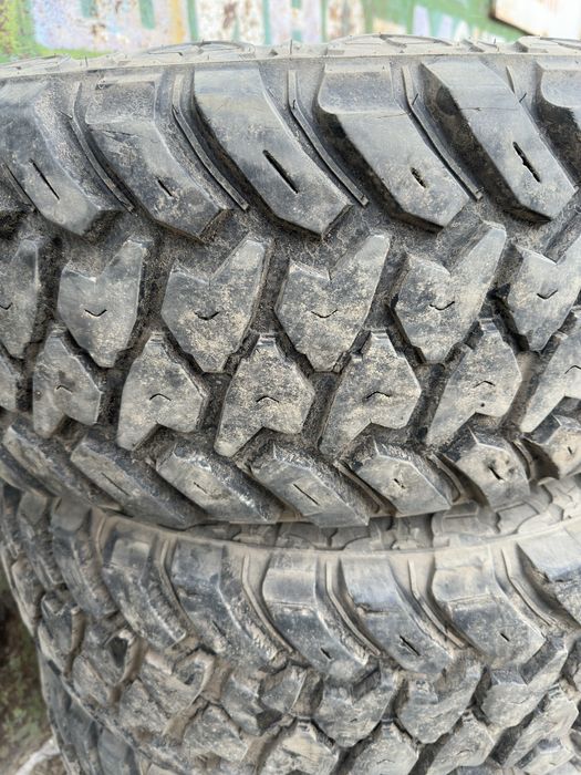 Продам резину 285/70/17