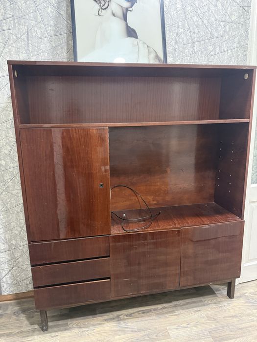 Продается б/у шкаф