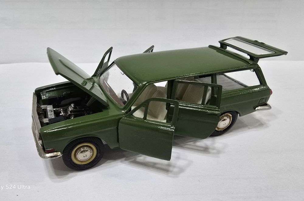 Продам модель Волга г-2402