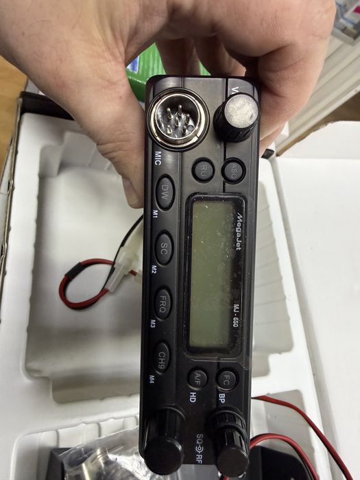 Продам рацию Mega Jet 650