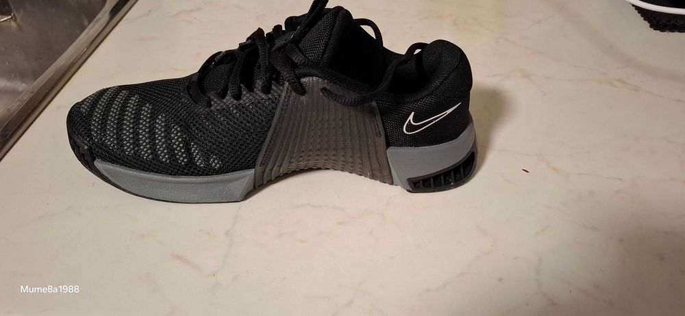 Дамски маратонки nike