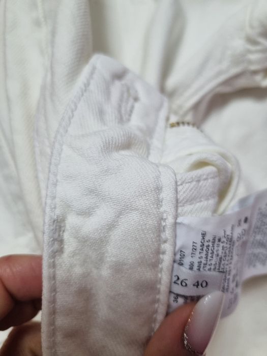 Blugi Trussardi evazati albi