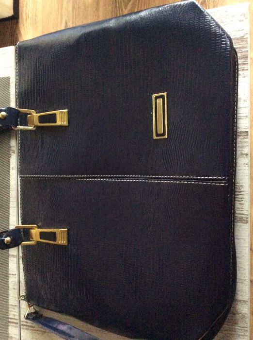 нова дамска чанта