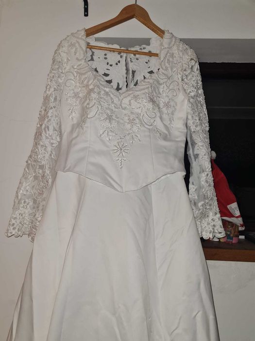 Vand rochie de mireasa noua