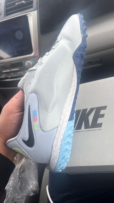 кроссовки для футбола