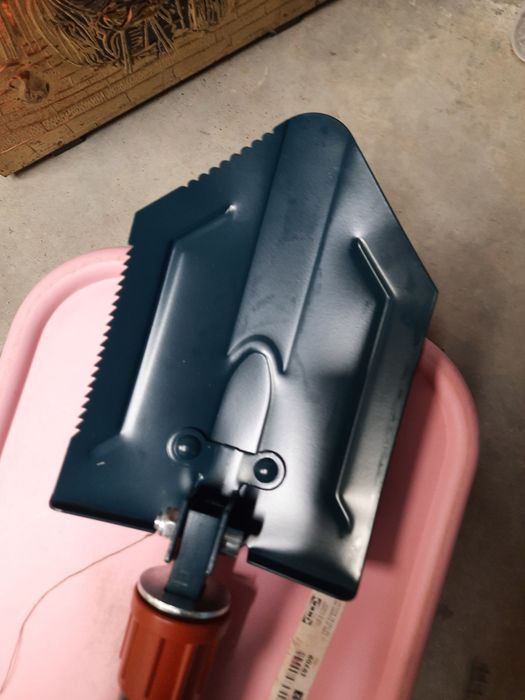 Мултифункционална лопата