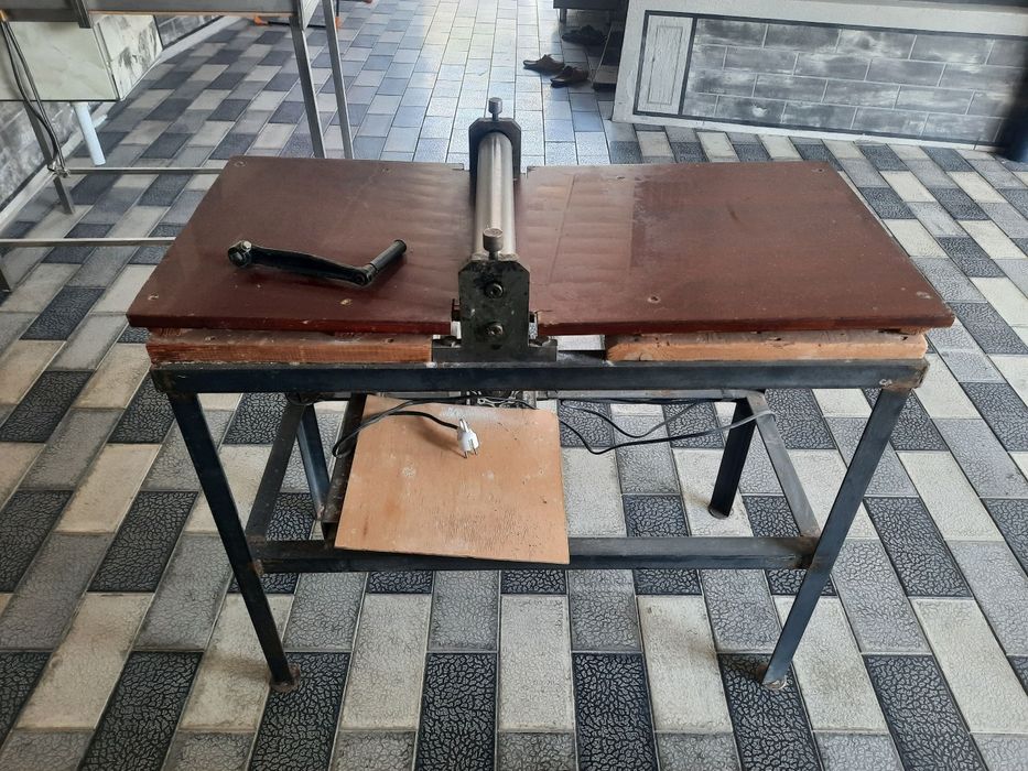 Cheburek chiqaradigan aparat sotiladi srochni