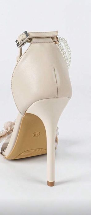 Дамски сандали на висок ток