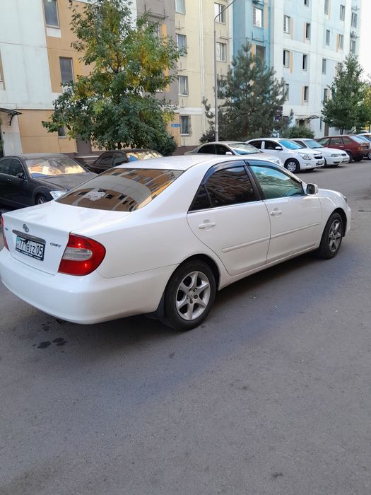 Машина тайота самры
