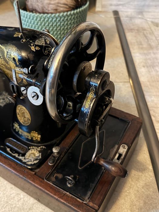 Vand masina de cusut antica STINGER - 100 ani+