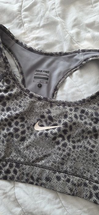Дамско бюстие Nike
