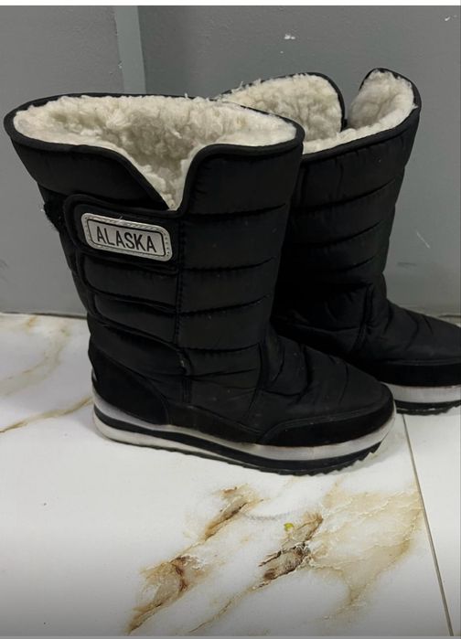 Продам сапожки женские