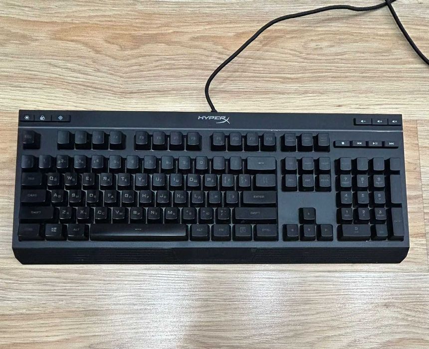 Клавиатура HYPERX Alloy Core RGB