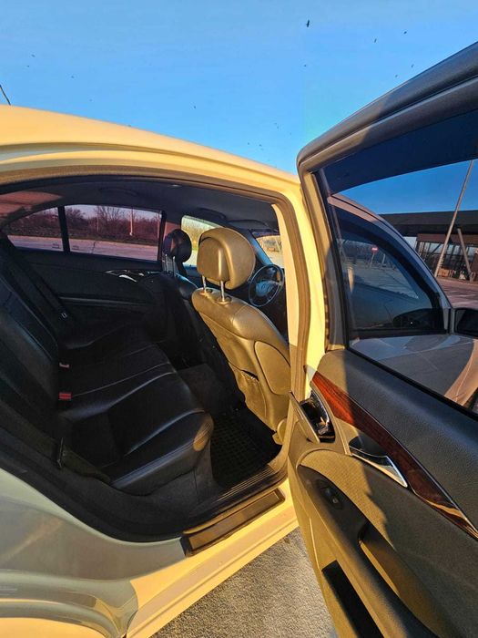 Mercedes Benz E Class 200 w211