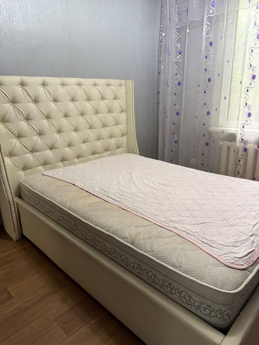 Кровать двуспальная