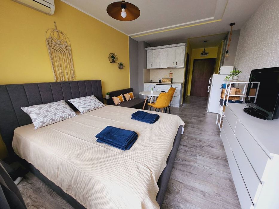 Продава се Едностаен апартамент в Созопол - 42 кв.м за 1667 €/кв.м - Снимка #2